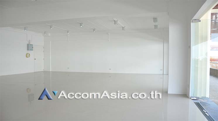  1  Office Space For Rent in Sukhumvit ,Bangkok BTS Phra khanong at Park Avenue AA14004
